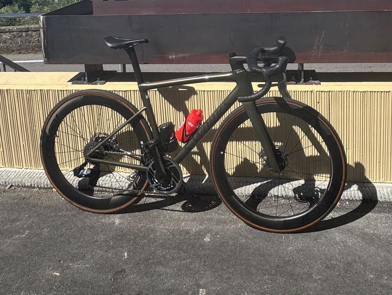 Used Specialized Tarmac SRAM Red eTap AXS 2024 Road & Gravel, Green — image 8 of 15