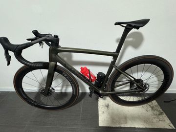 Brugt Specialized Tarmac SRAM Red eTap AXS 2025 Road & Gravel