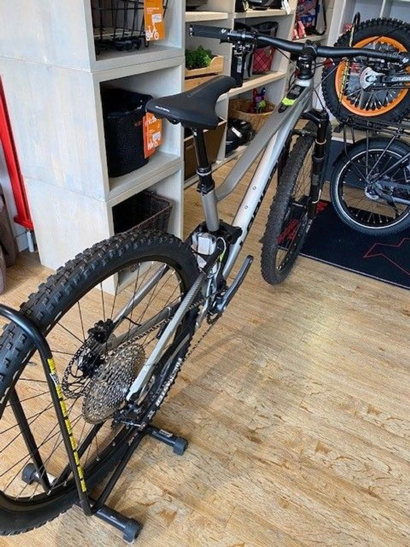 Gebrauchtes Lapierre Zesty TR 3.9 2023 2023 Mountainbike, Hellgrau, 29 — Bild 3 von 3