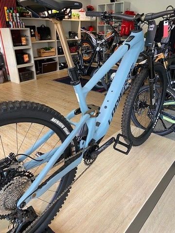 Lapierre E-Zesty AM LTD 2023 2023 Mountainbike usato, Grigio chiaro — immagine 2 di 3