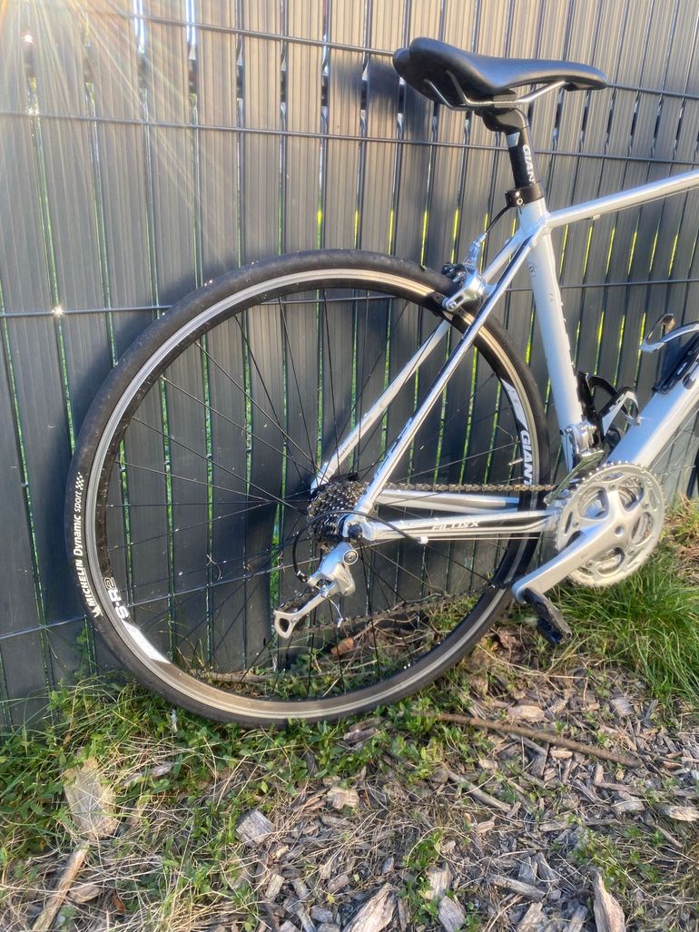 Used Giant Defy 3 2012 2012 Road & Gravel, Weiß — image 3 of 4
