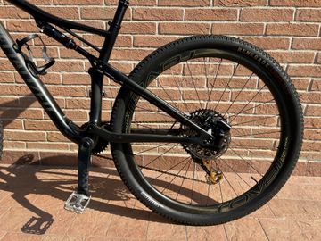 Used Specialized Epic Evo 2020 2020 Mountainbike, Black — image 5 of 7