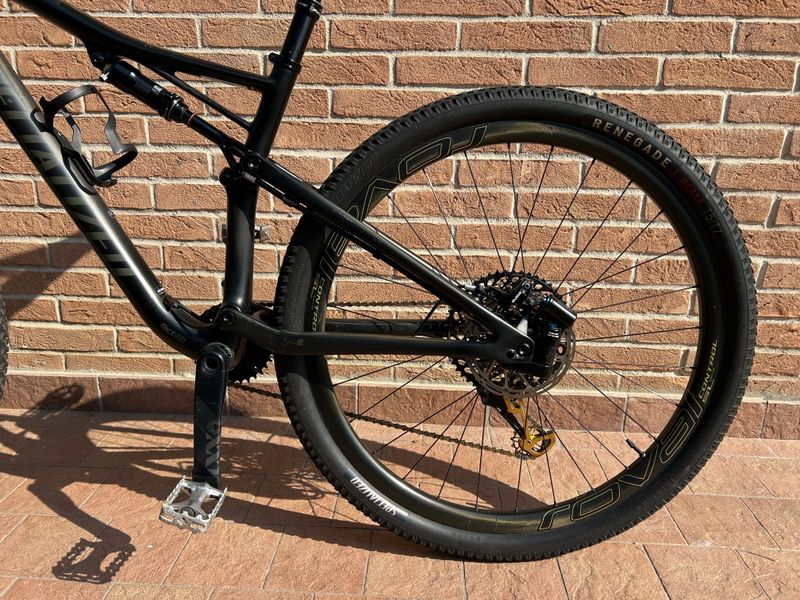 Used Specialized Epic Evo 2020 2020 Mountainbike, Black — image 5 of 7