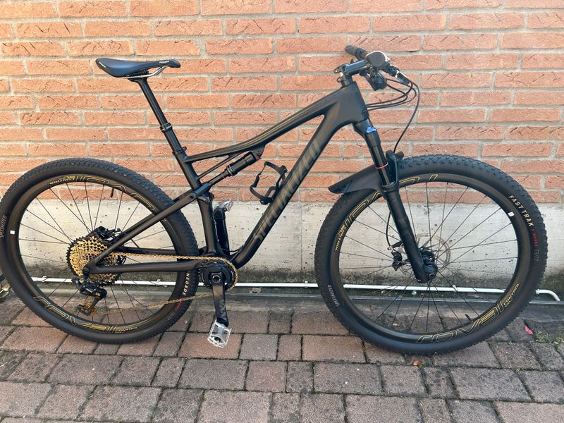 Used Specialized Epic Evo 2020 2020 Mountainbike, Black — image 1 of 7
