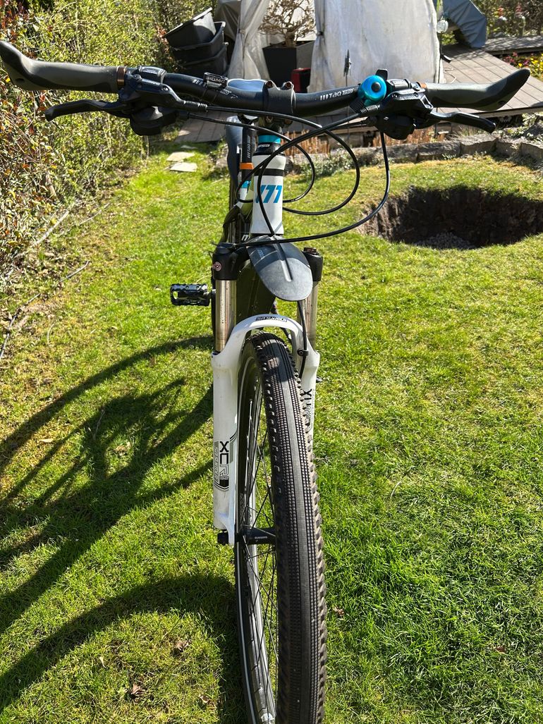 Used Morrison Viper 2015 Mountainbike, White — image 5 of 12