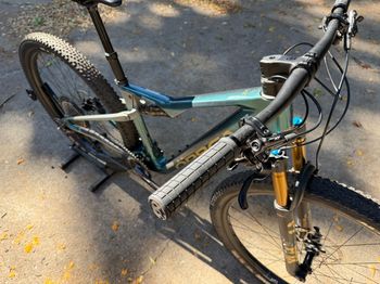 Used Orbea Oiz Shimano Deore XT 2025 Mountainbike, Green — image 4 of 7