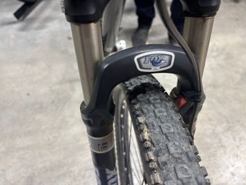 Used Trek 8500 2008 2008 Mountainbike, Light Gray, 26 — image 5 of 5
