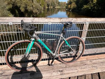 Bombtrack, Tension SRAM Rival