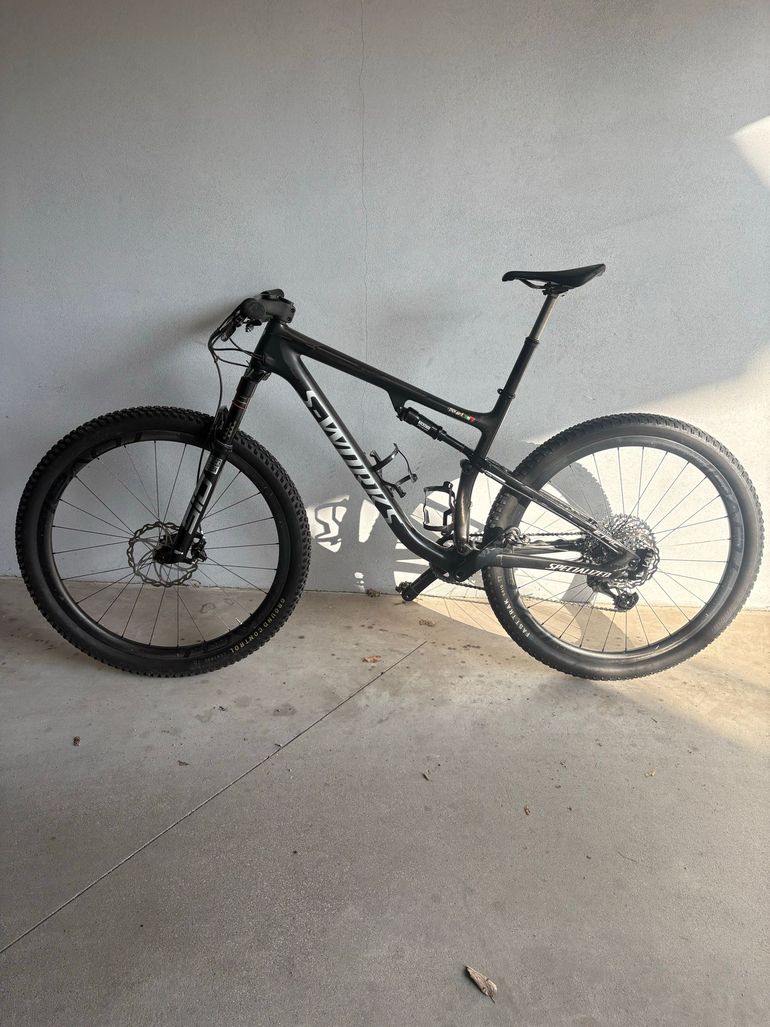 Used Specialized S-Works Epic 2022 2022 Mountainbike, Black, 29 — image 1 of 8