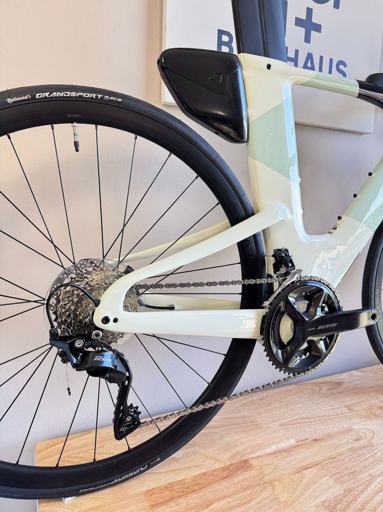 Used Felt IAx Advanced 105 2025 2025 Road & Gravel, Light Gray — image 3 of 16