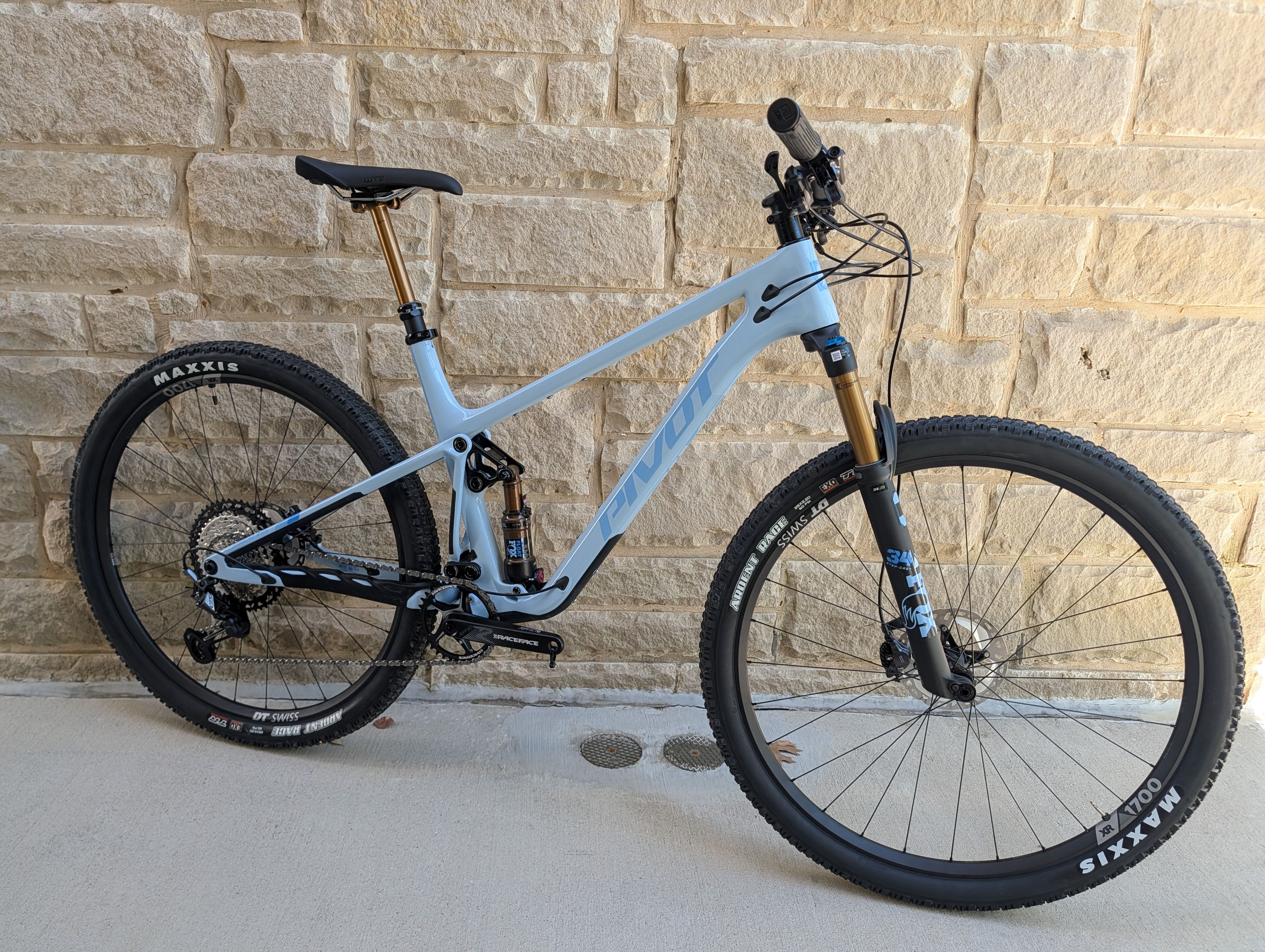 Pivot MACH 4 SL Pro XT/XTR 2025 2025