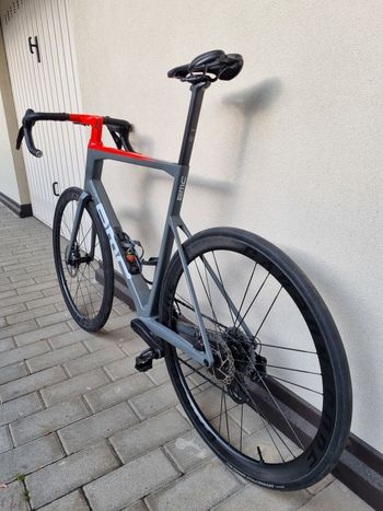 Used BMC Teammachine Shimano Ultegra Di2 (12 Speed) 2022 Road & Gravel, Light Gray — image 5 of 6
