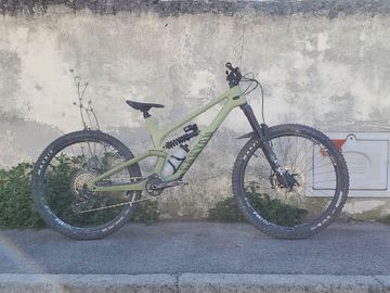 Used Canyon Torque 29 CF 8 2024 2024 Mountainbike, Green, 29 — image 5 of 8