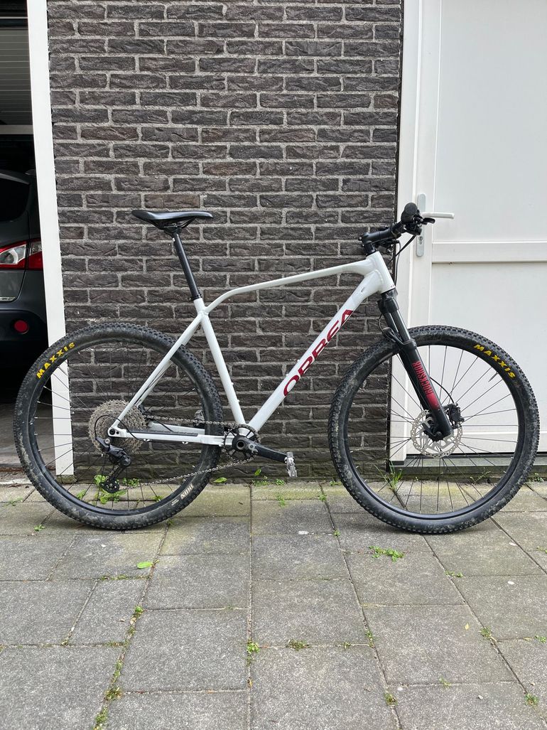 Used Orbea Alma Shimano Deore 2019 Mountainbike, White — image 1 of 8