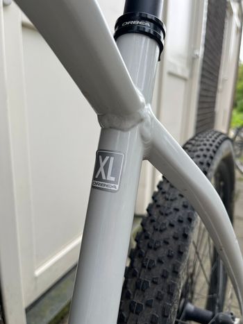 Used Orbea Alma Shimano Deore 2019 Mountainbike, White — image 6 of 8