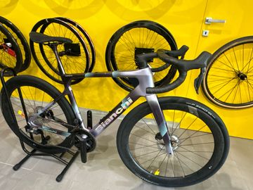 Gebrauchtes Bianchi Infinito Shimano Ultegra Di2 2027 Road & Gravel, Hellgrau — Bild 3 von 8
