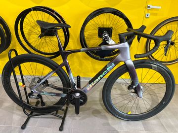 Używany Bianchi Infinito Shimano Ultegra Di2 2027 Road & Gravel