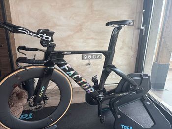 Factor, Hanzo SRAM Red eTap AXS