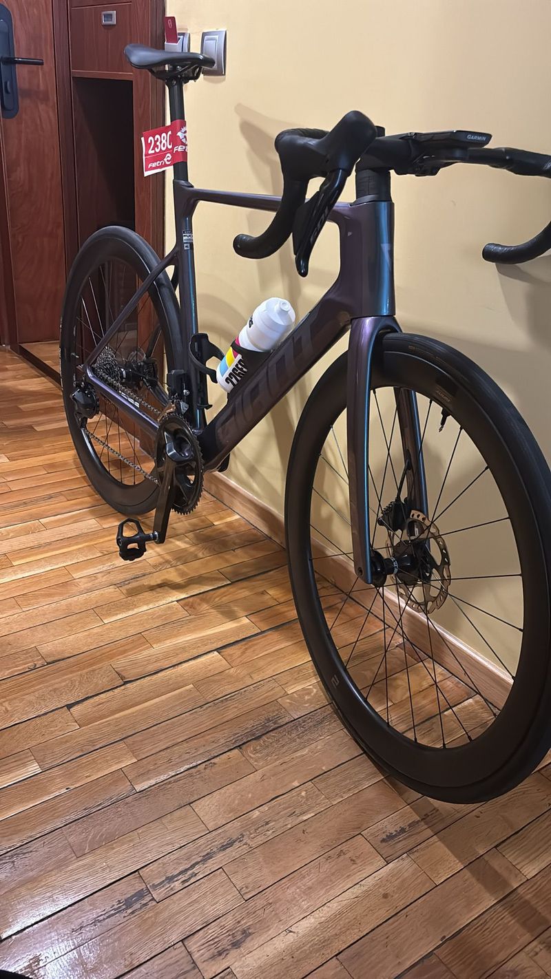 Używany Giant Propel Advanced 1 2025 2025 Road & Gravel — zdjęcie 3 z 5
