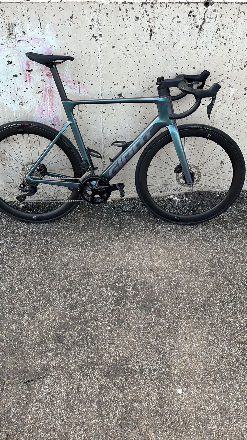Używany Giant Propel Advanced 1 2025 2025 Road & Gravel — zdjęcie 1 z 5