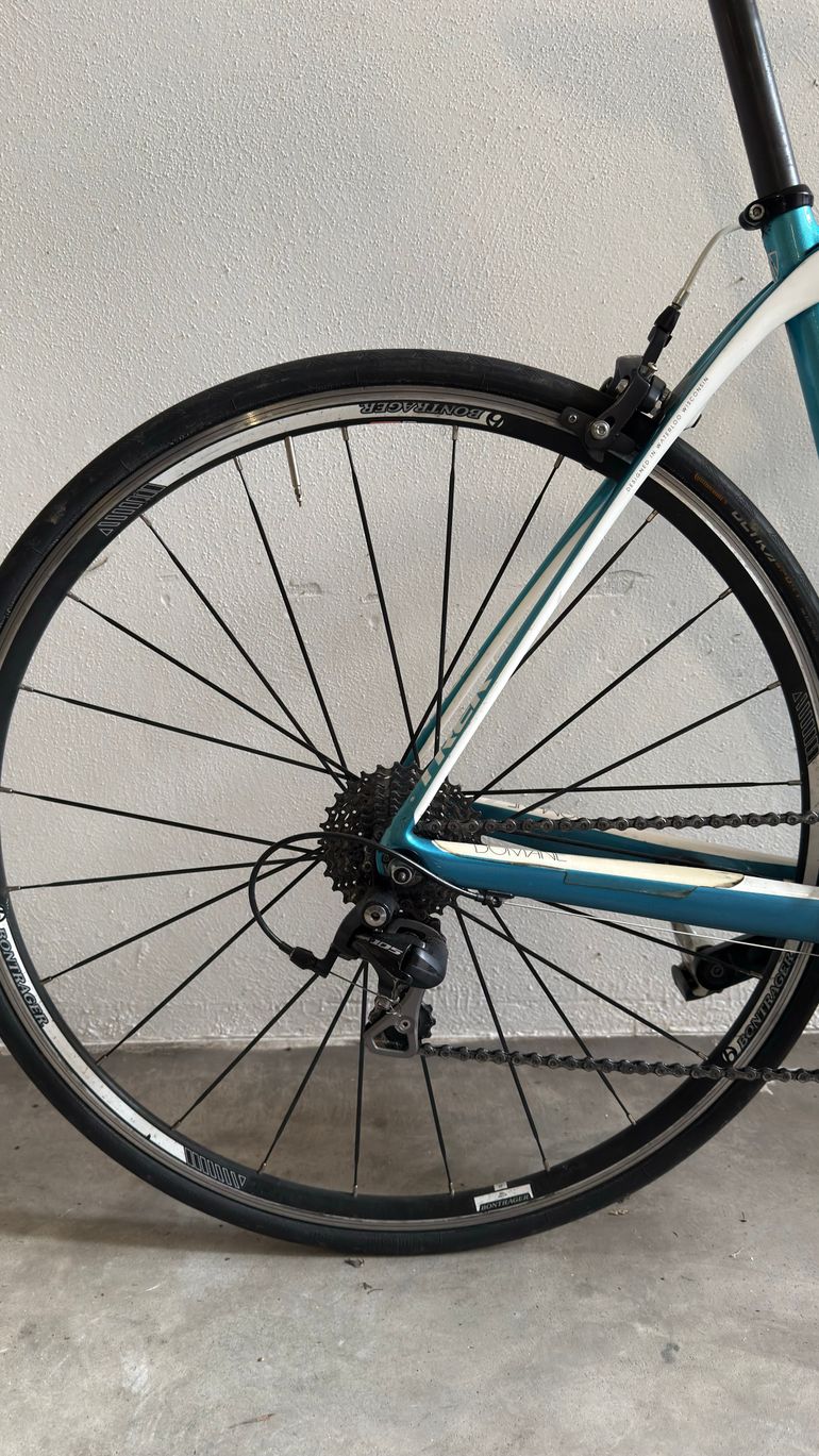 Used Trek Trek Domane Four Series 2016 Road & Gravel, Blue — image 3 of 4