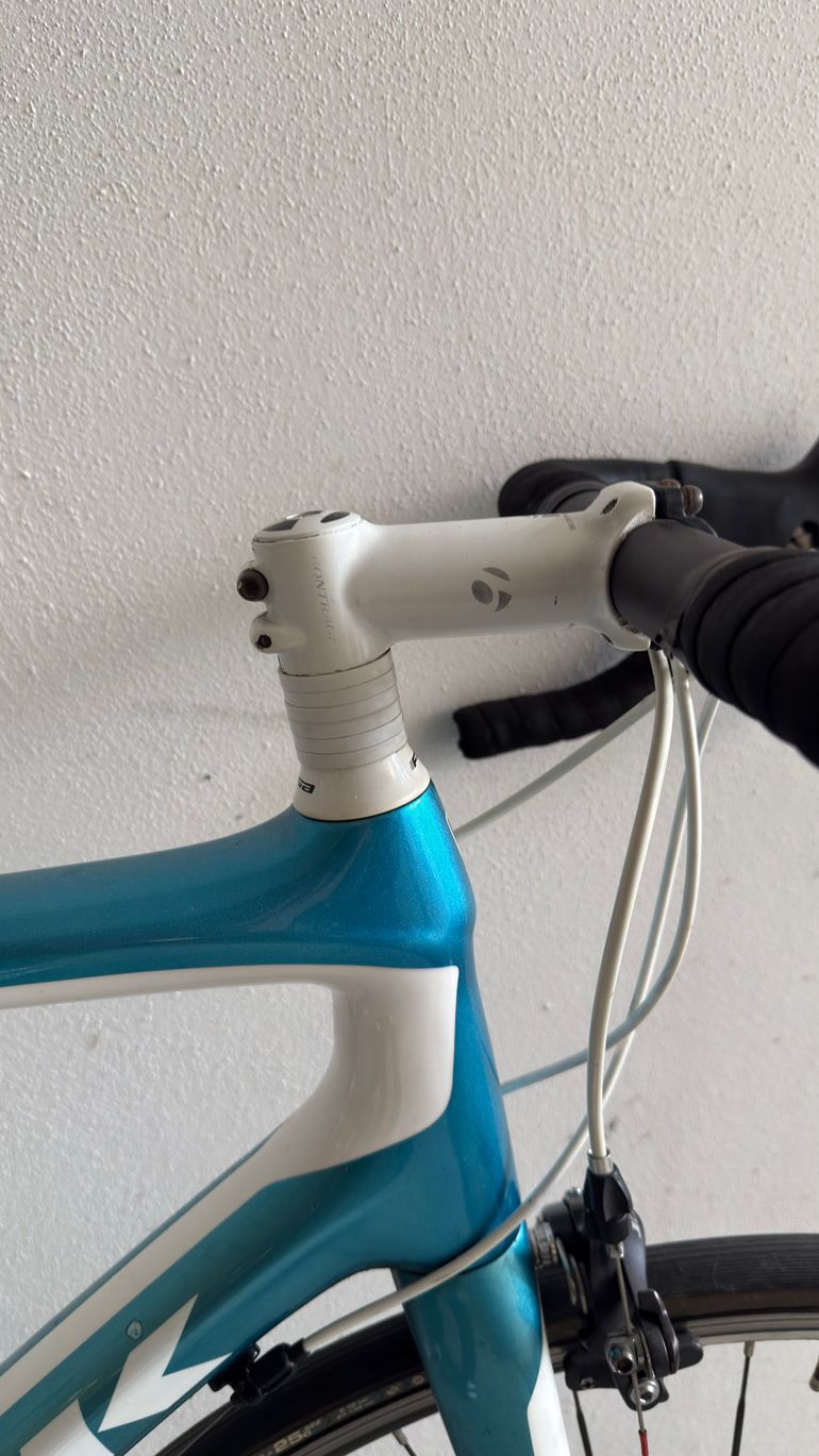 Used Trek Trek Domane Four Series 2016 Road & Gravel, Blue — image 2 of 4