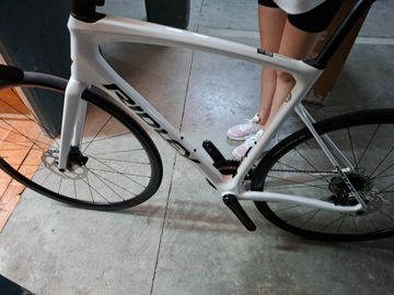 Used Ridley Fenix Shimano 105 Di2 2025 Road & Gravel, White — image 2 of 10