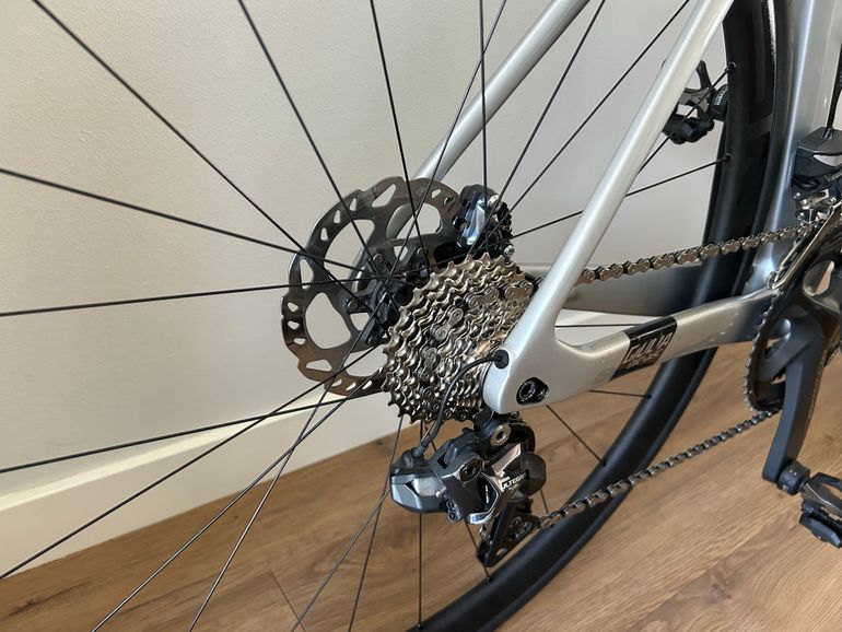 Used Sensa Giulia Evo Disc Grey Black 2020 2020 Road & Gravel, Hellgrau — image 2 of 5