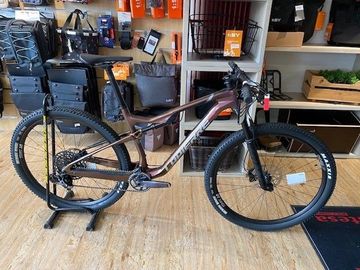 Używany Lapierre XR 7.9 2023 2023 Mountainbike — zdjęcie 1 z 3