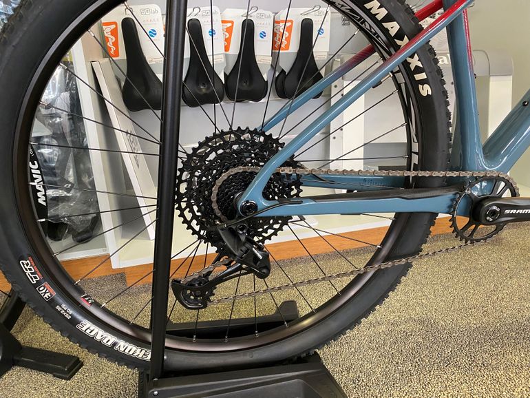 Used Lapierre Prorace CF 5.9 2023 2023 Mountainbike, Blue, 29 — image 3 of 3