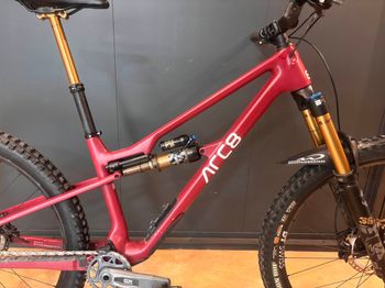 Gebrauchtes ARC8 Extra Air GX AXS - Fox Factory 2025 2025 Mountainbike, Rot, 29 — Bild 9 von 9