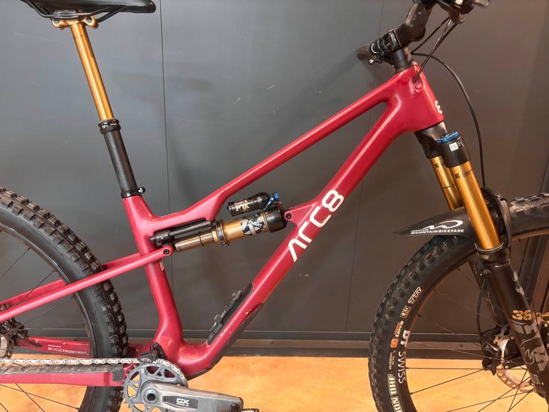 Gebrauchtes ARC8 Extra Air GX AXS - Fox Factory 2025 2025 Mountainbike, Rot, 29 — Bild 9 von 9