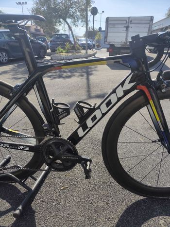 Look, Blade Rs 2019