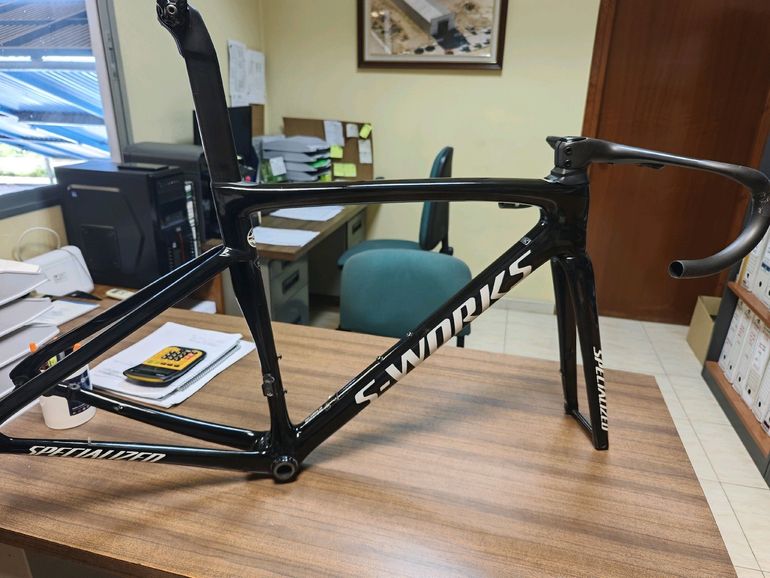 Used Specialiced Specialiced Custom Frameset 2022 Road & Gravel, Black — image 13 of 13