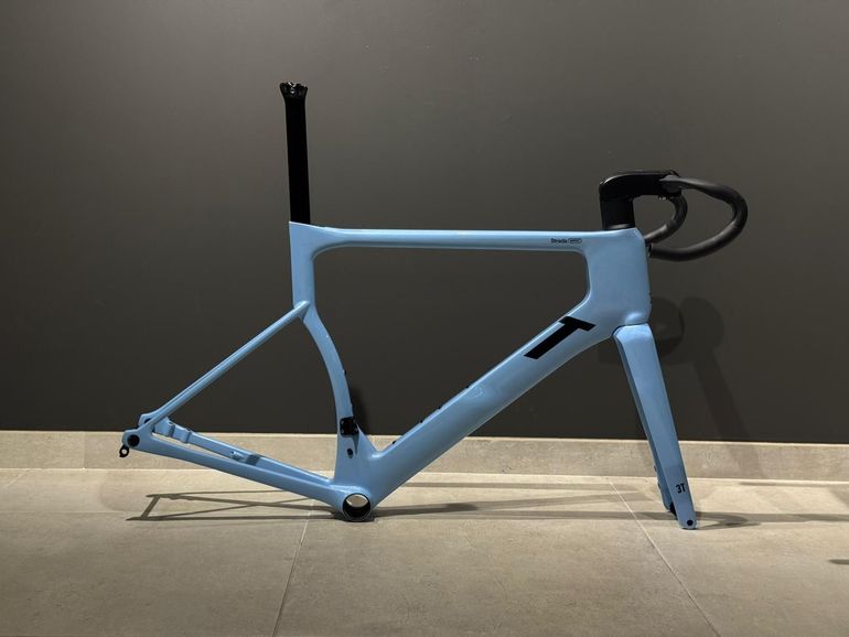 Used 3T STRADA WPNT FRAMESET 2025 Frameset 2025 Road & Gravel, Blau — image 1 of 3