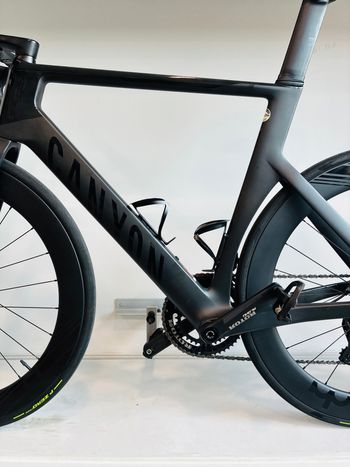 Used Canyon Aeroad CFR Di2 2024 2024 Road & Gravel — image 7 of 8