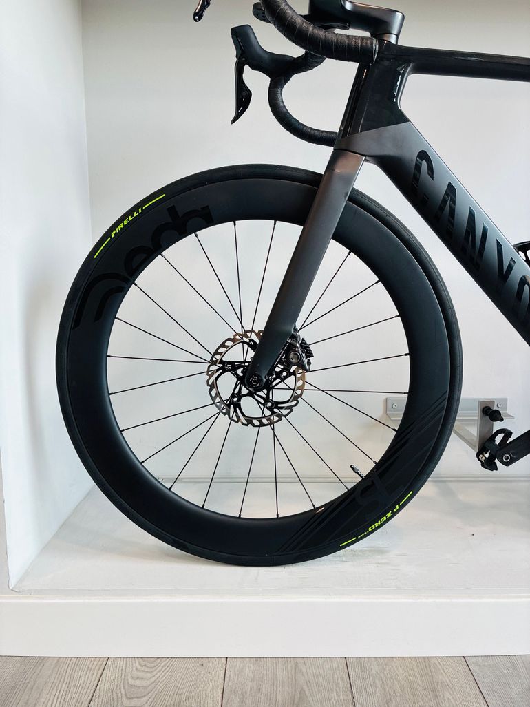 Used Canyon Aeroad CFR Di2 2024 2024 Road & Gravel — image 6 of 8