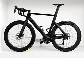 Used Canyon Aeroad CFR Di2 2024 2024 Road & Gravel — image 2 of 8