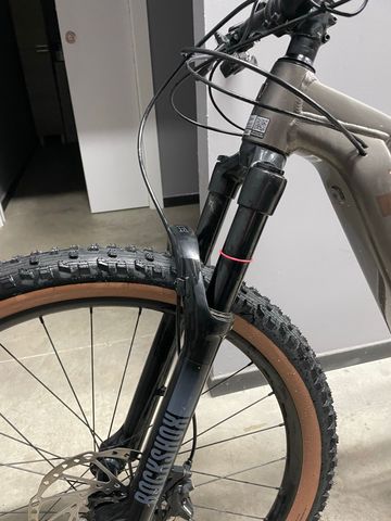 Used Trek Marlin+ 8 2024 2024 Mountainbike, Light Gray, 27.5, 29 — image 11 of 12