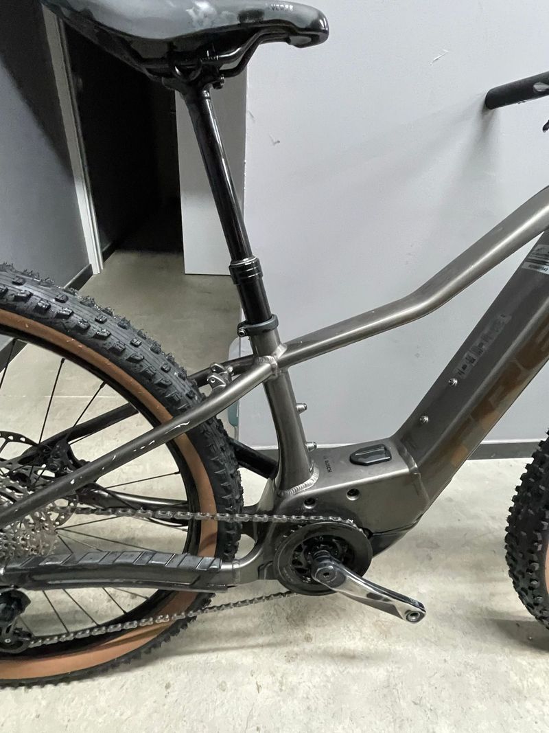 Used Trek Marlin+ 8 2024 2024 Mountainbike, Light Gray, 27.5, 29 — image 6 of 12