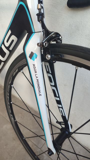 Used Focus Izalco Campagnolo Chorus 2013 Road & Gravel, White — image 2 of 9