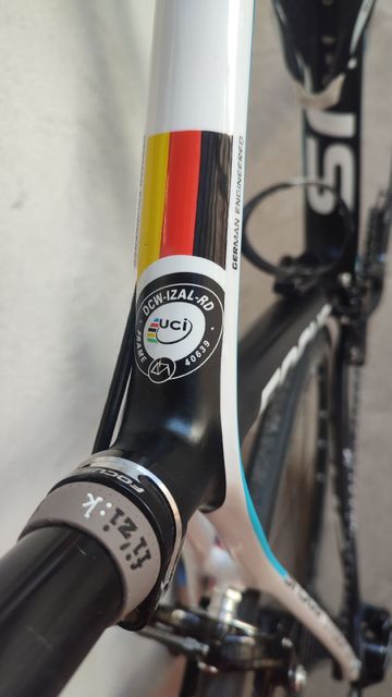 Used Focus Izalco Campagnolo Chorus 2013 Road & Gravel, White — image 3 of 9