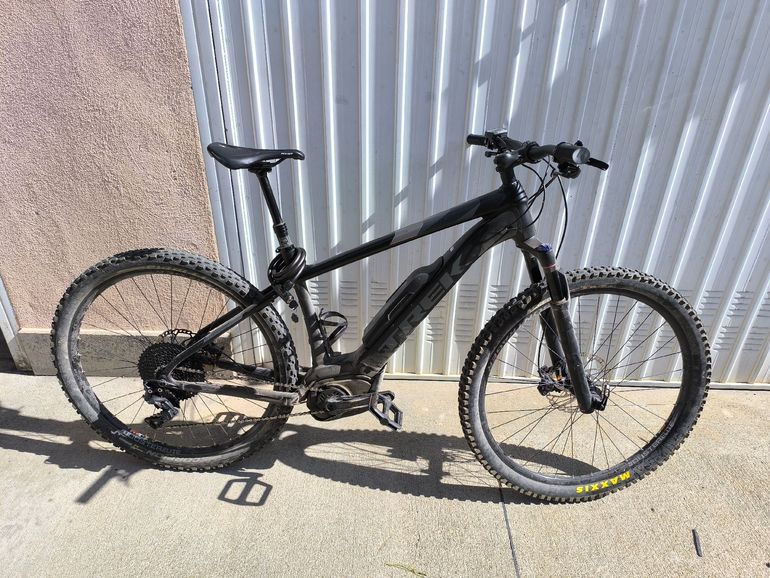Used Trek Powerfly 5 2018 2018 Mountainbike, Black, 27.5, 29 — image 1 of 4
