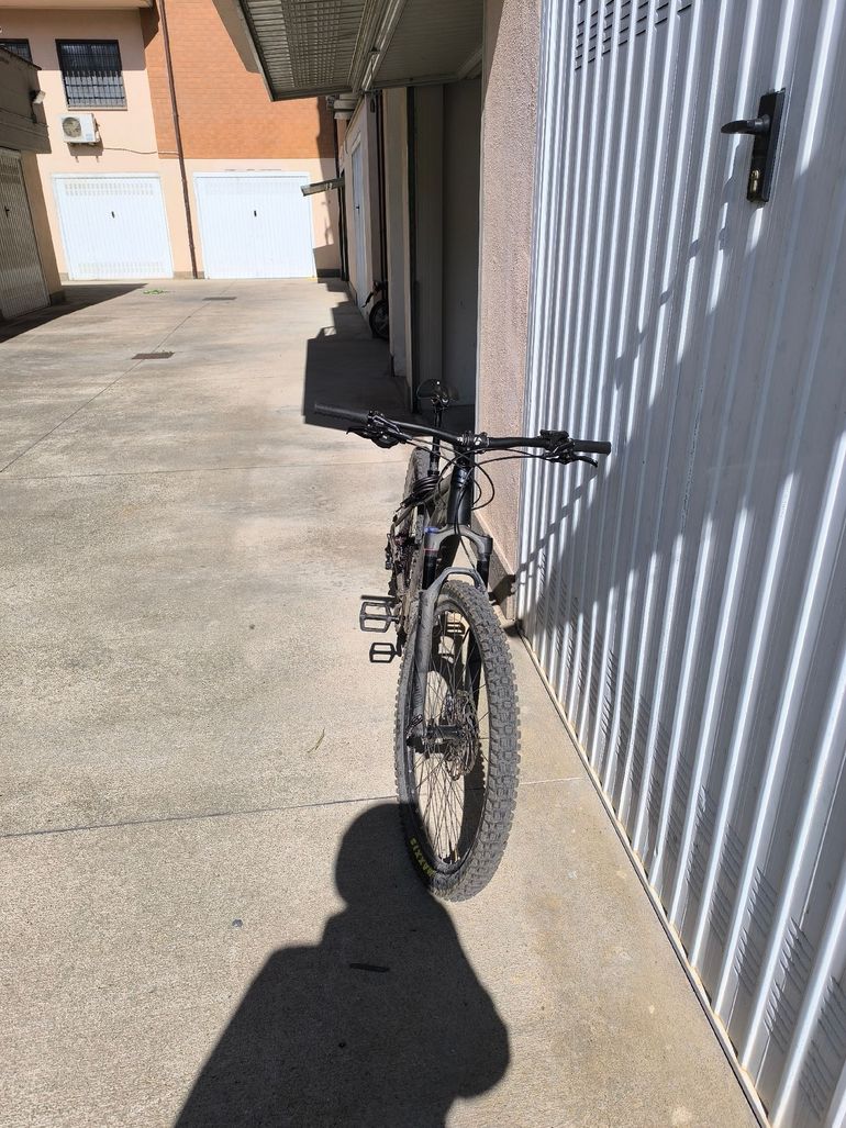 Used Trek Powerfly 5 2018 2018 Mountainbike, Black, 27.5, 29 — image 4 of 4