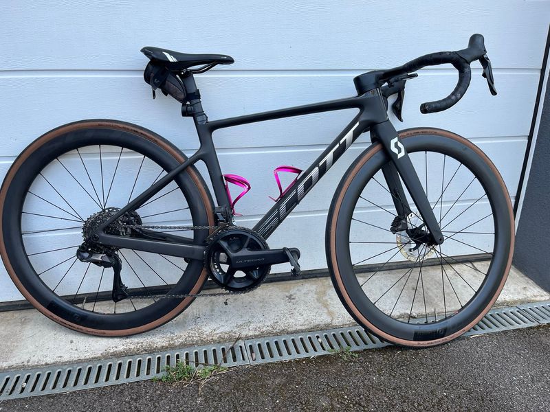 Used Scott Addict Shimano Ultegra Di2 2023 Road & Gravel