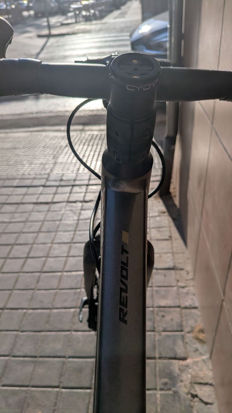 Używany Giant Revolt Shimano Tiagra 2019 Road & Gravel — zdjęcie 5 z 11
