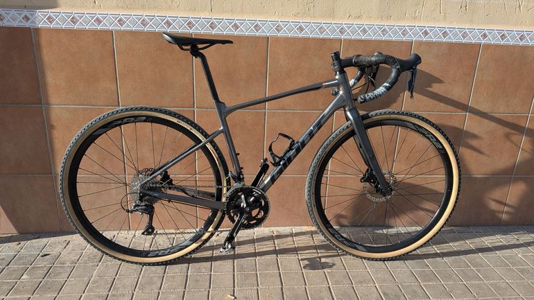 Używany Giant Revolt Shimano Tiagra 2019 Road & Gravel — zdjęcie 2 z 11
