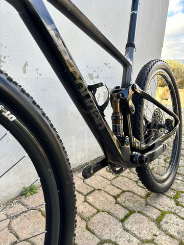Lee Cougan Crossfire 428 Race 2023 2023 Mountainbike usato, Nero — immagine 7 di 8
