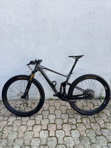 Lee Cougan Crossfire 428 Race 2023 2023 Mountainbike usato, Nero — immagine 8 di 8