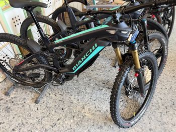 Used Bianchi E-omnia SRAM GX Eagle 2025 Mountainbike, Blue — image 3 of 8